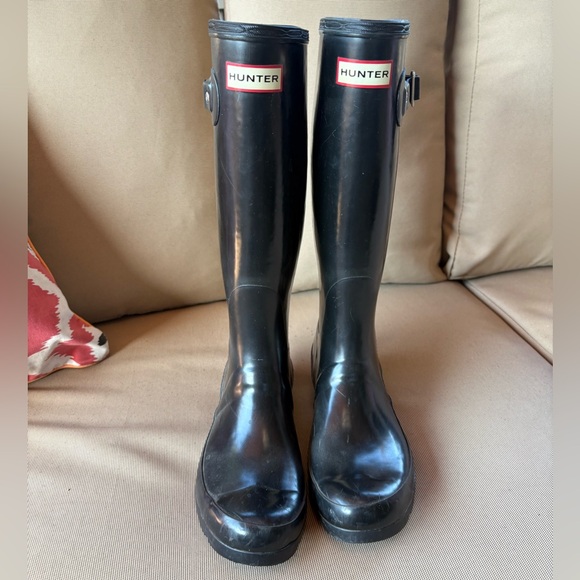 Hunter Classic Black Tall Boots - Picture 2 of 9